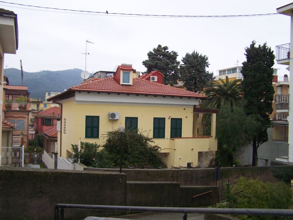 5251566  in affitto villa